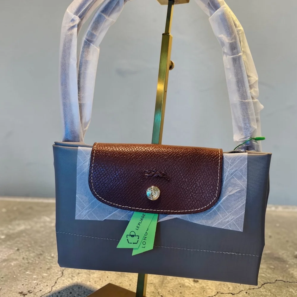 SALE!! 2026 New Designer Light Brown Medium Tote in Nylon NWT - Picture 5 of 11
